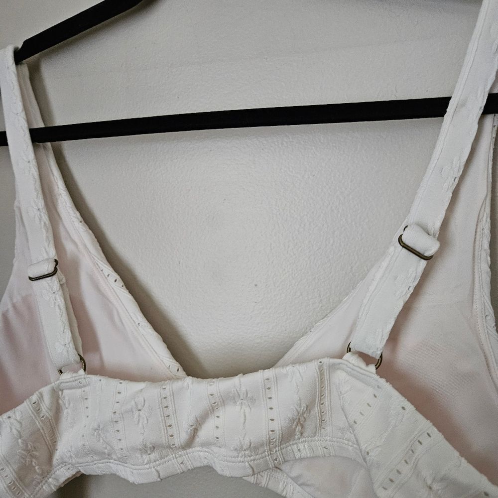 Andie Swimsuit The Belmar Top Bikini Coconut White VNeck Casual Neutral Vacation - Picture 7 of 15
